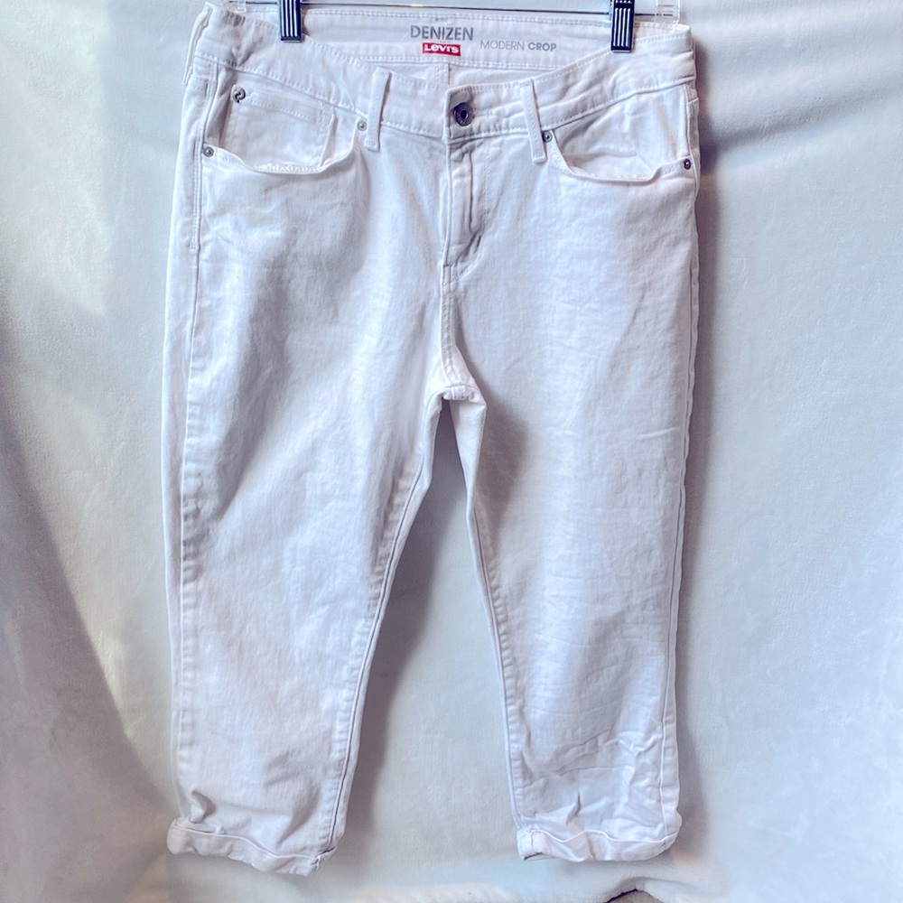 Denizen from Levi’s Modern crop Size 10 Capri pants